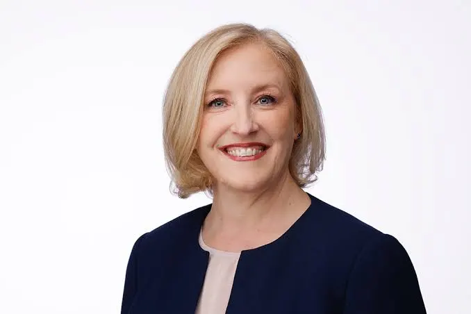 Lisa Raitt portrait