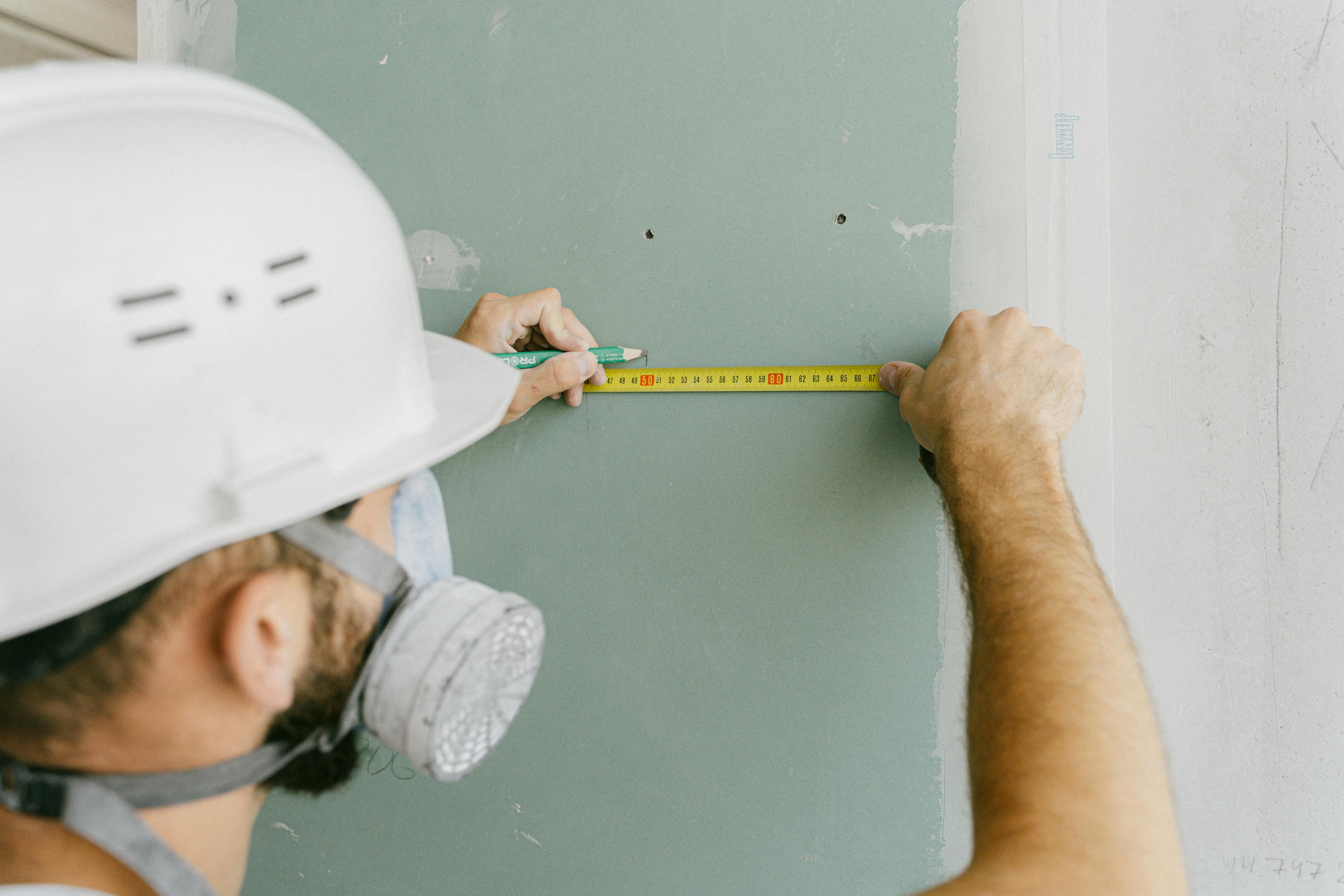 Accompagner les plaquistes dans le chiffrage de leurs travaux d'isolation et de cloisons.