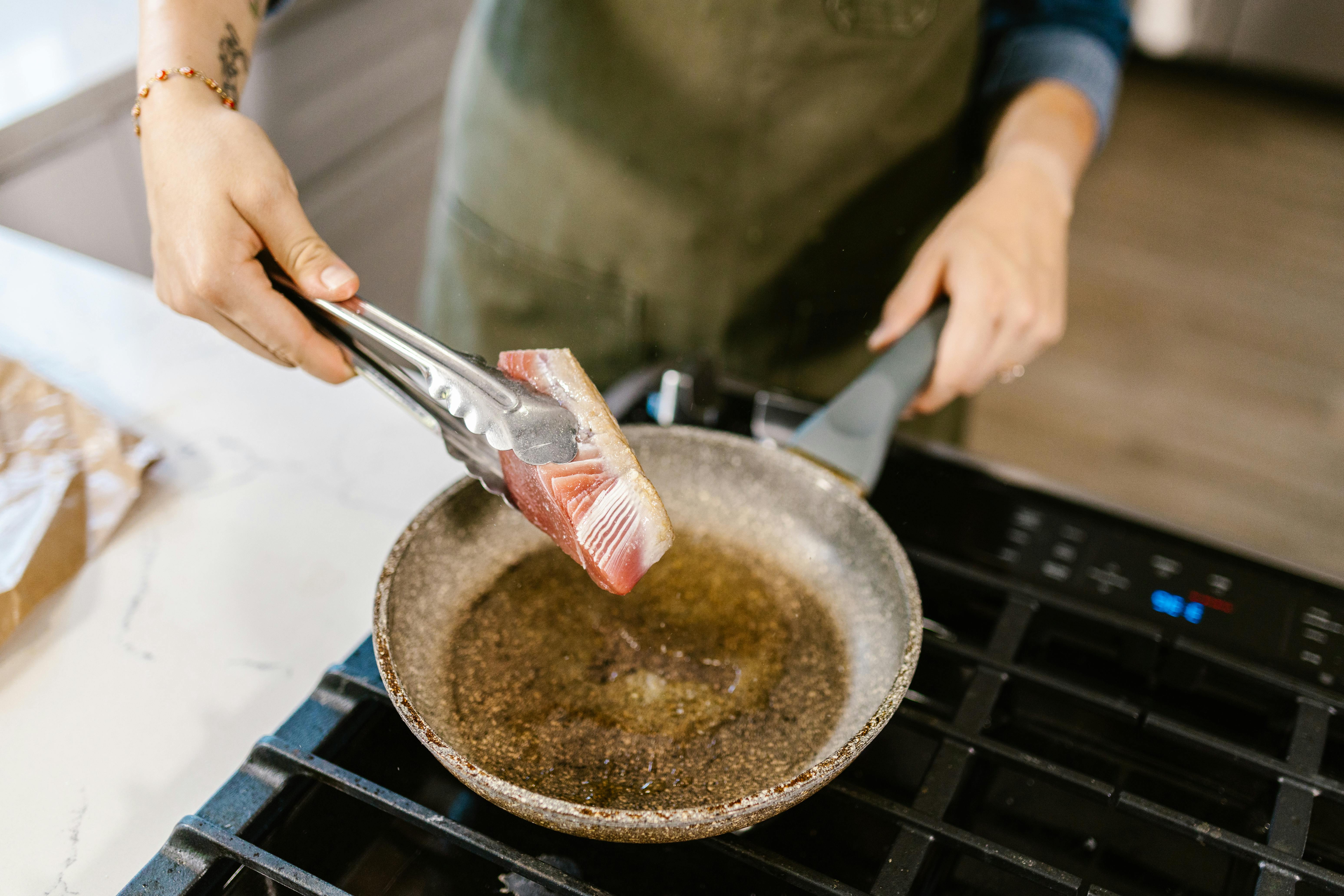 Soutenir les chefs à domicile dans la formalisation de leurs prestations culinaires.