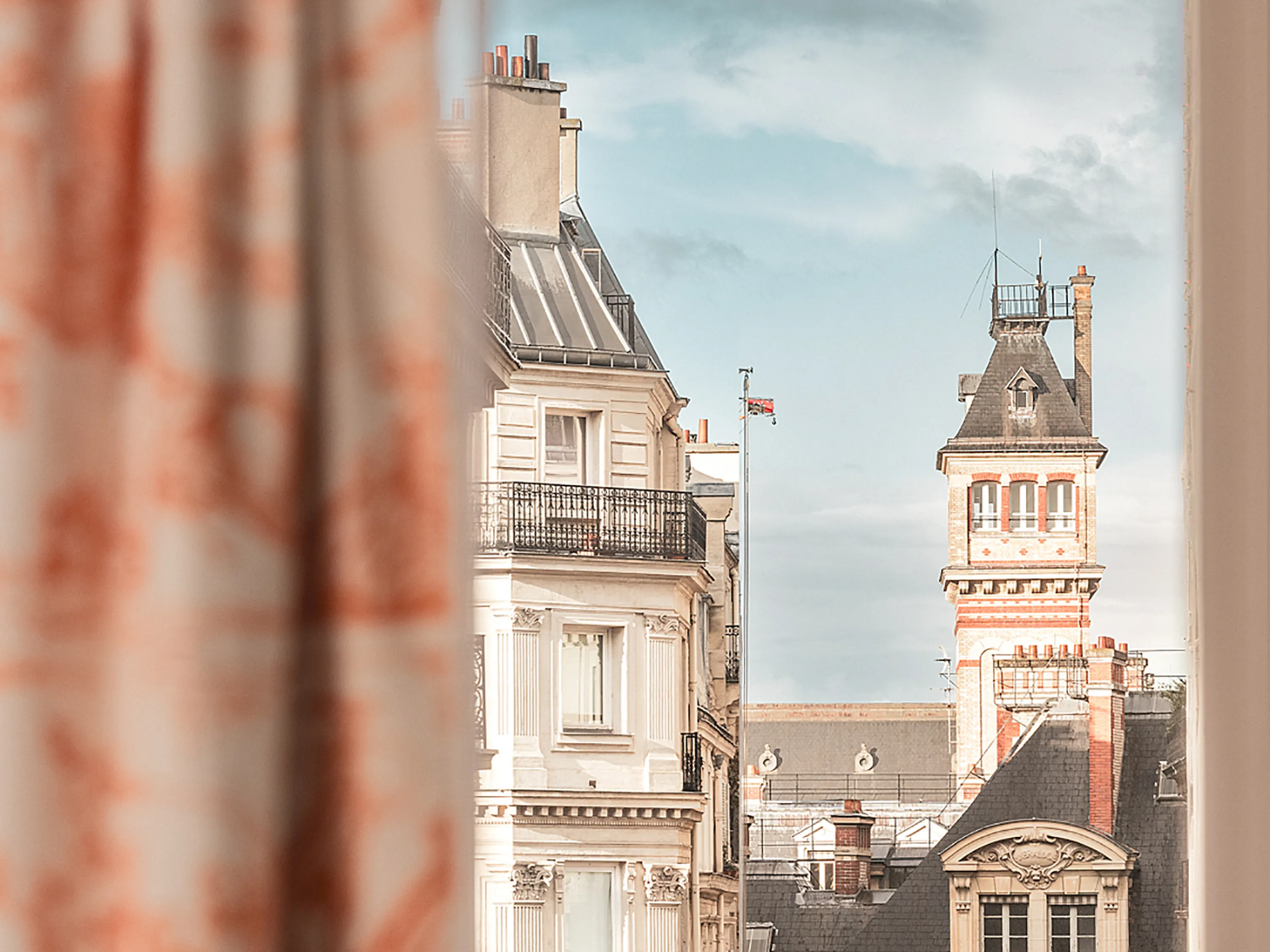 Chambre Classique avec vue sur les toits parisiens - Hôtel Madeleine de Senlis