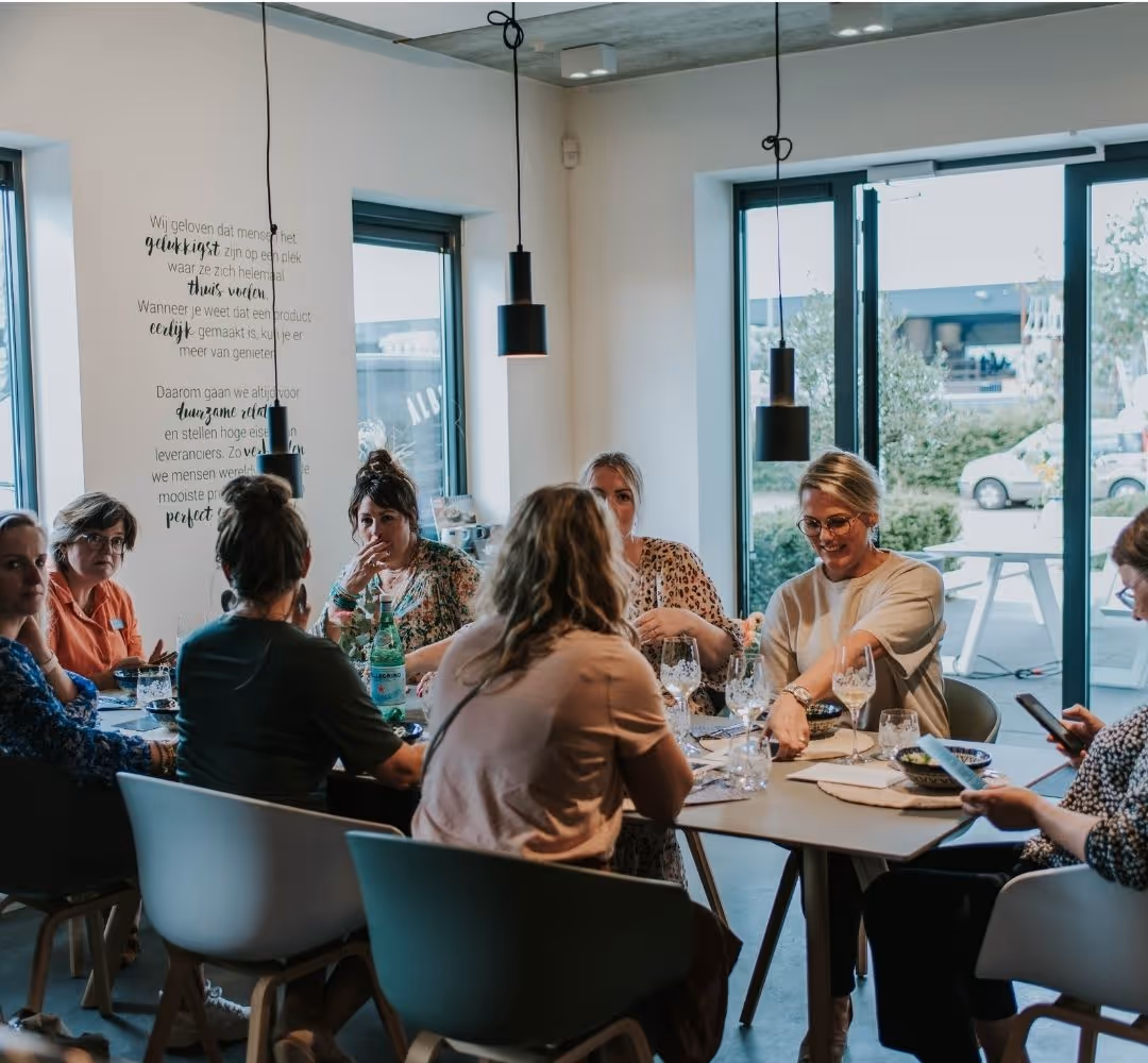 Vers belegde lunch broodjes klaargemaakt door De Keukenploeg voor zakelijke catering