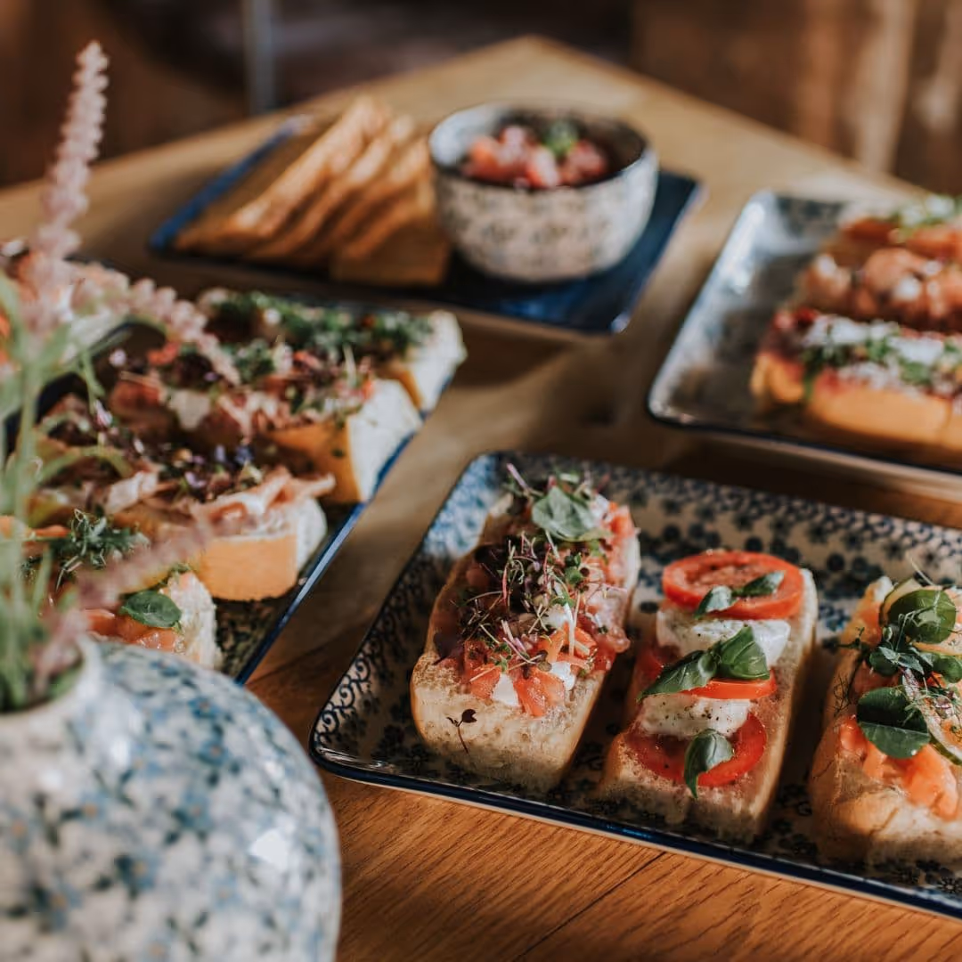 Vers bereide catering hapjes voor een maatwerk evenement door De Keukenploeg