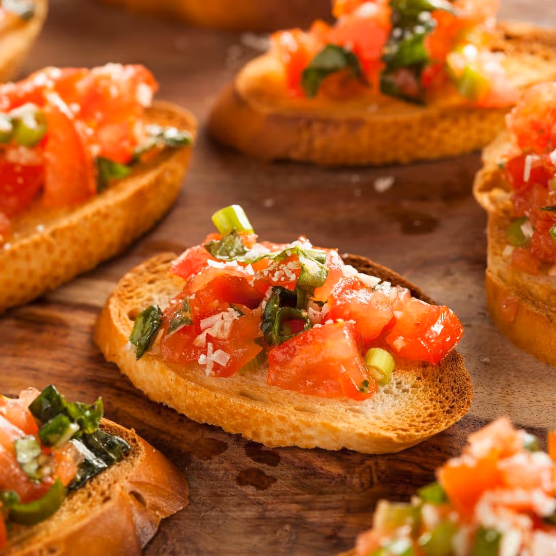 Verse bruschetta borrelhapjes voor zakelijke catering door De Keukenploeg