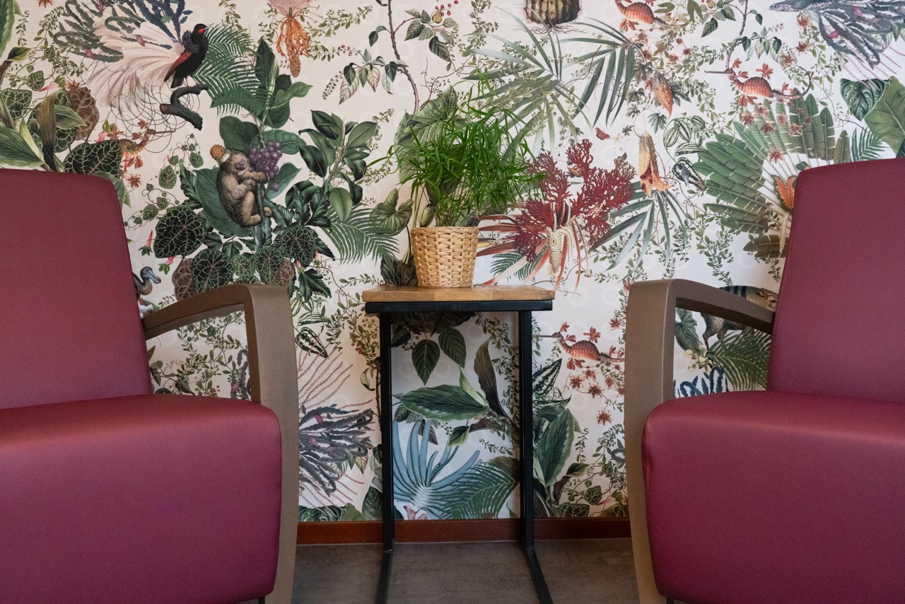 Detail van een fauteuil in woonzorgcentrum Westerkim Hoogeveen