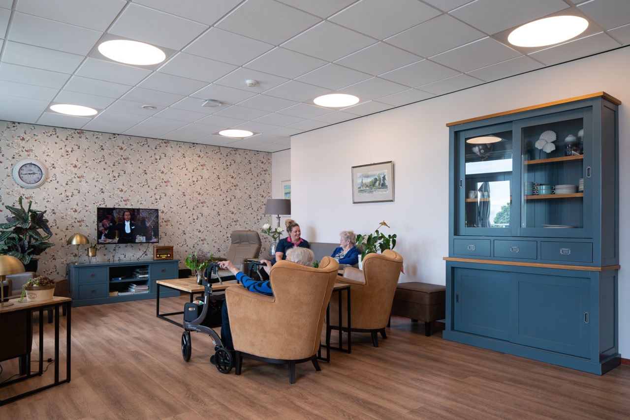 Andere hoek van de woonkamer voor bewoners van Westerkim Hoogeveen