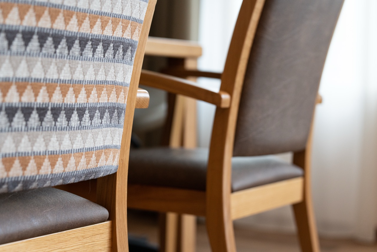 Detail van stoelstoffering in woonzorgcentrum Westerkim Hoogeveen