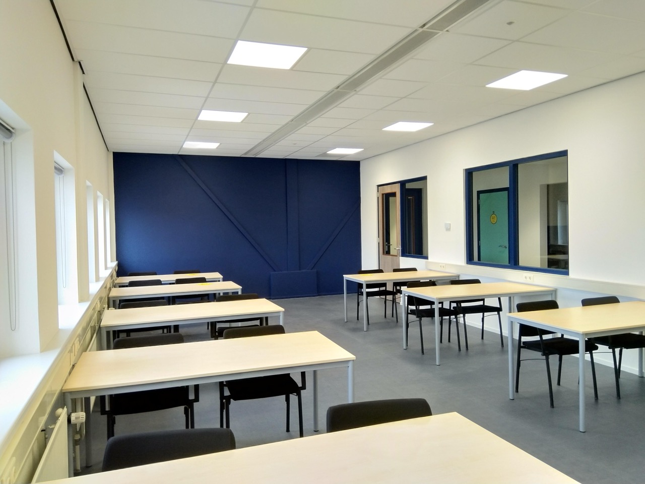 Theorielokaal in opleiding- en trainingscentrum Eindhoven
