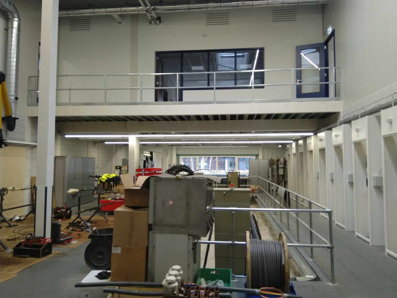Overzicht van een praktijklokaal in opleidingscentrum Eindhoven