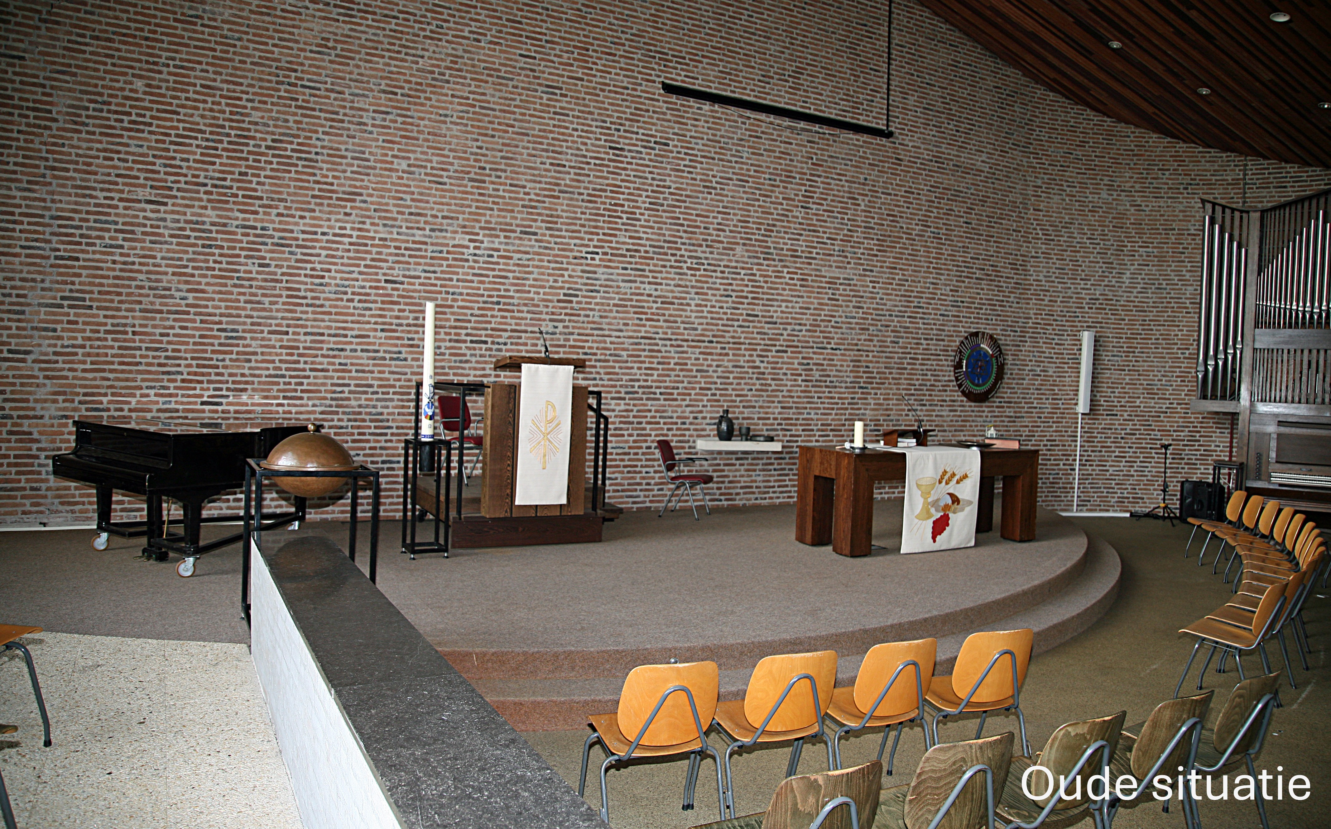 Liturgisch centrum van kerk Open Hof in de oude situatie