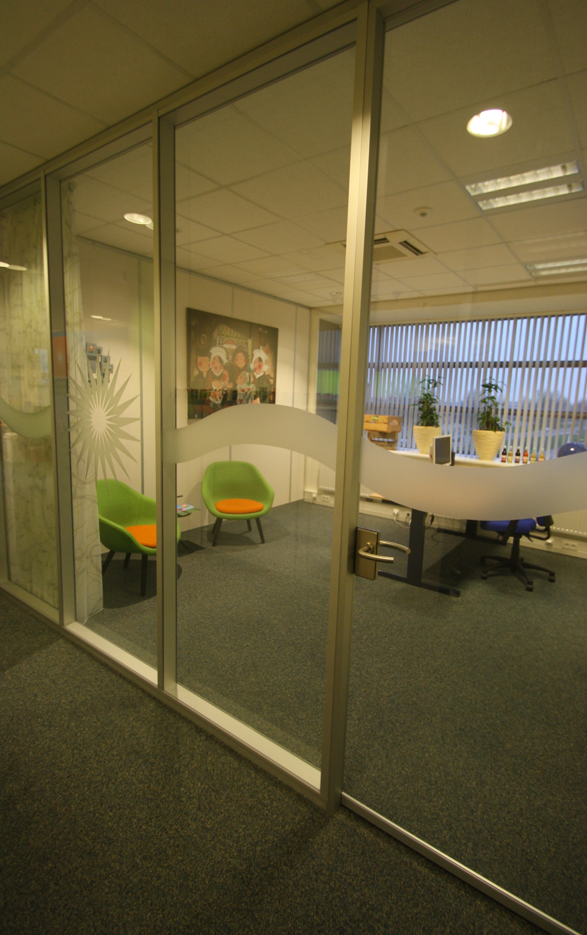 Concentratieruimte met glazen pui bij Green Organics