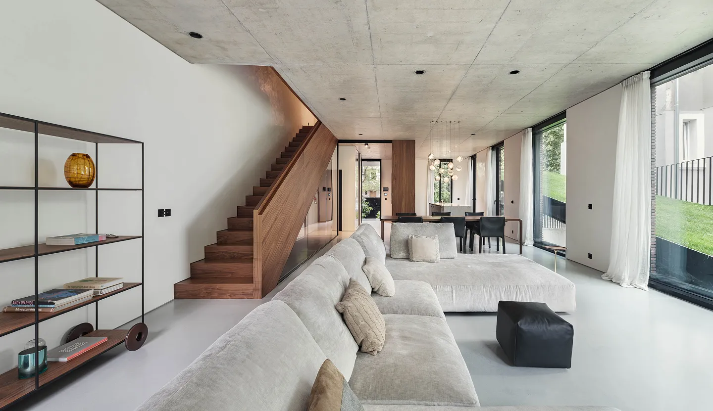 2 Oaks House
