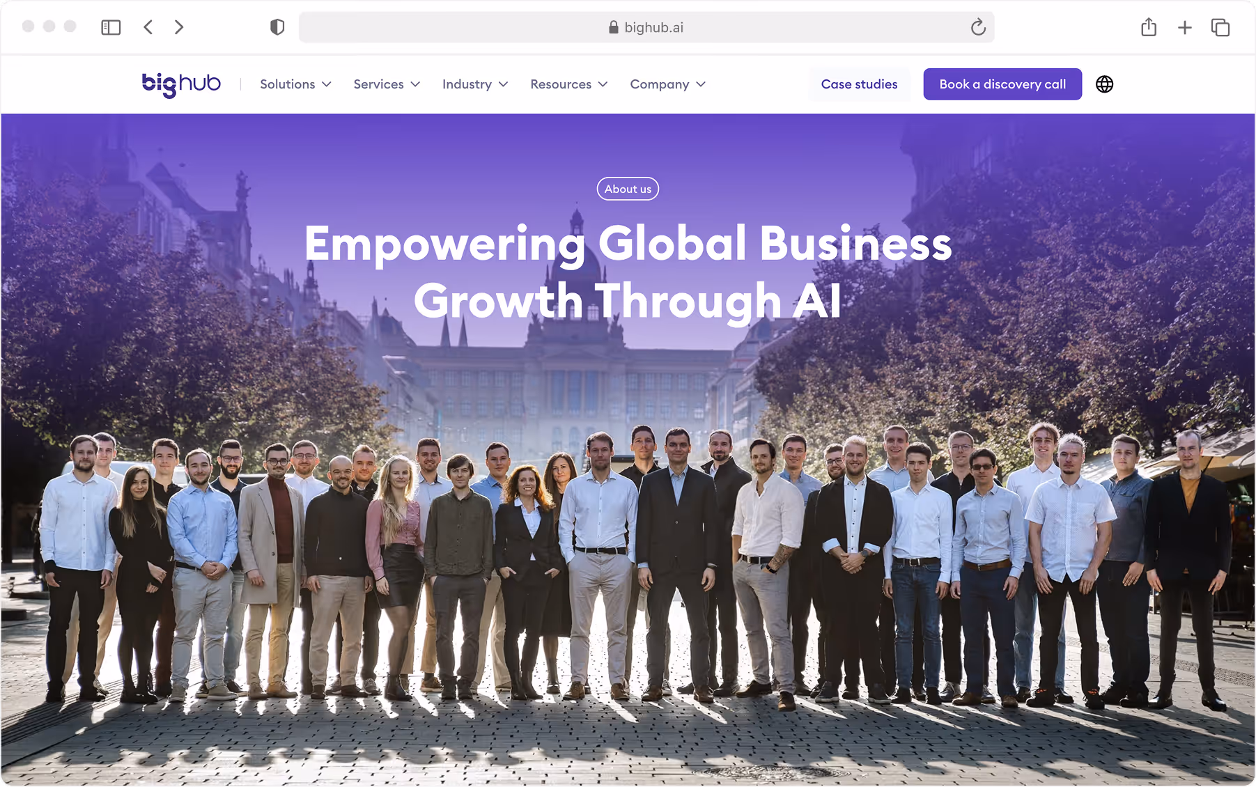 BigHub services section with EN/CS localization