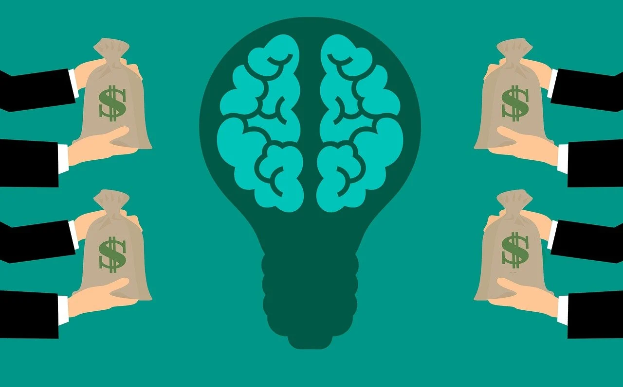 Une illustration d'une lampe avec un dessin de cerveau entouré par des mains offrant des sommes d'argent.