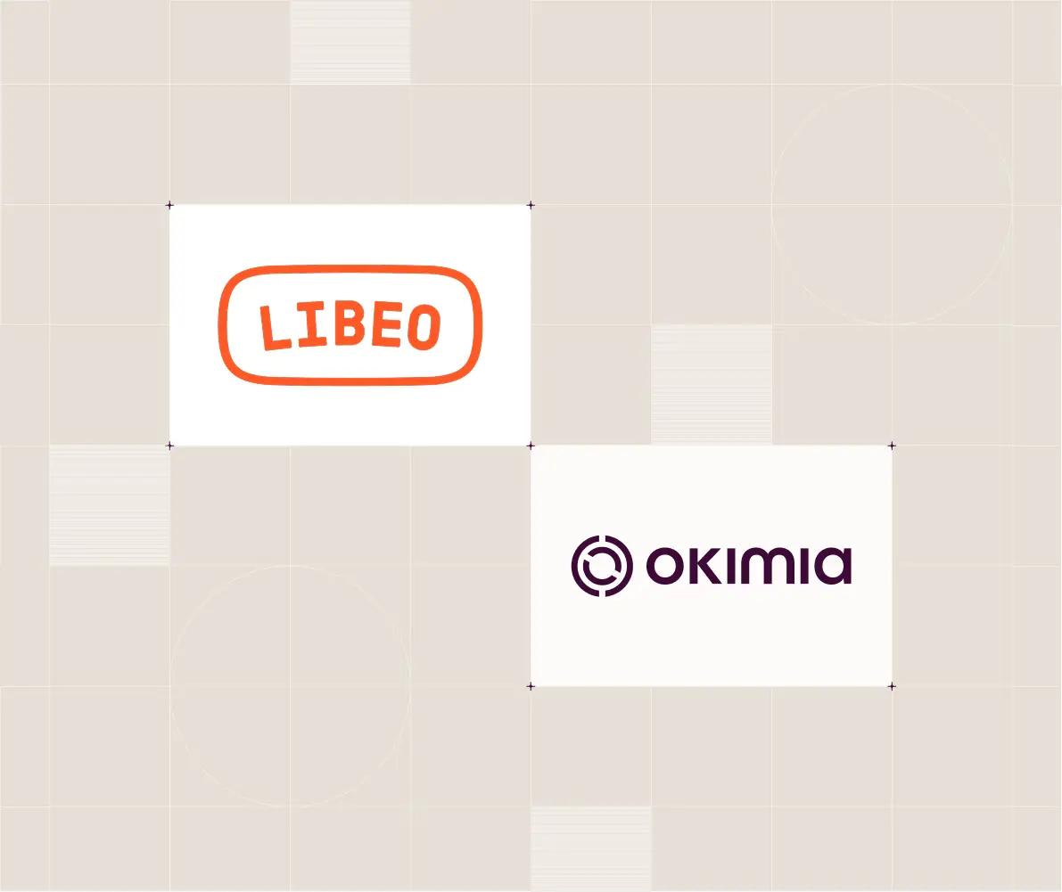 Logos des entreprises Libeo et Okimia sur un fond beige à motifs géométriques.