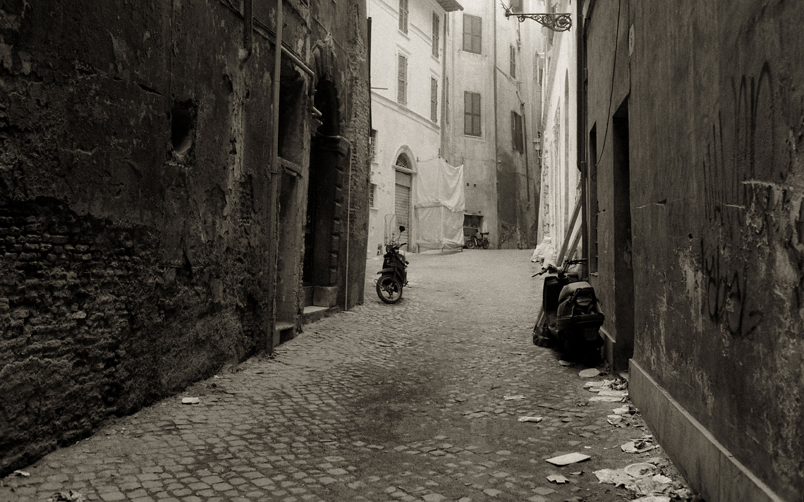 Back street, Rome