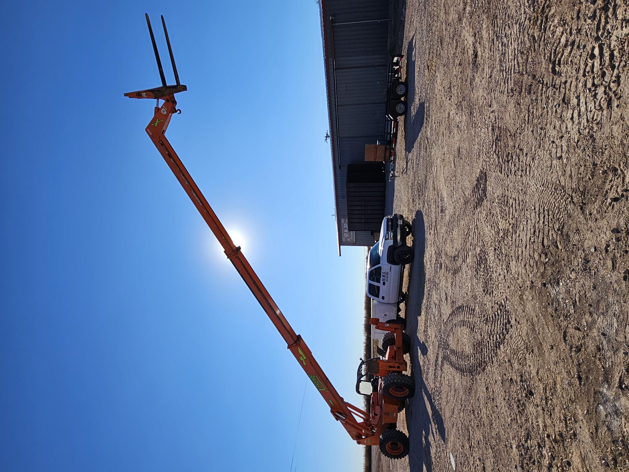 image of maintenance crew working on aircraft