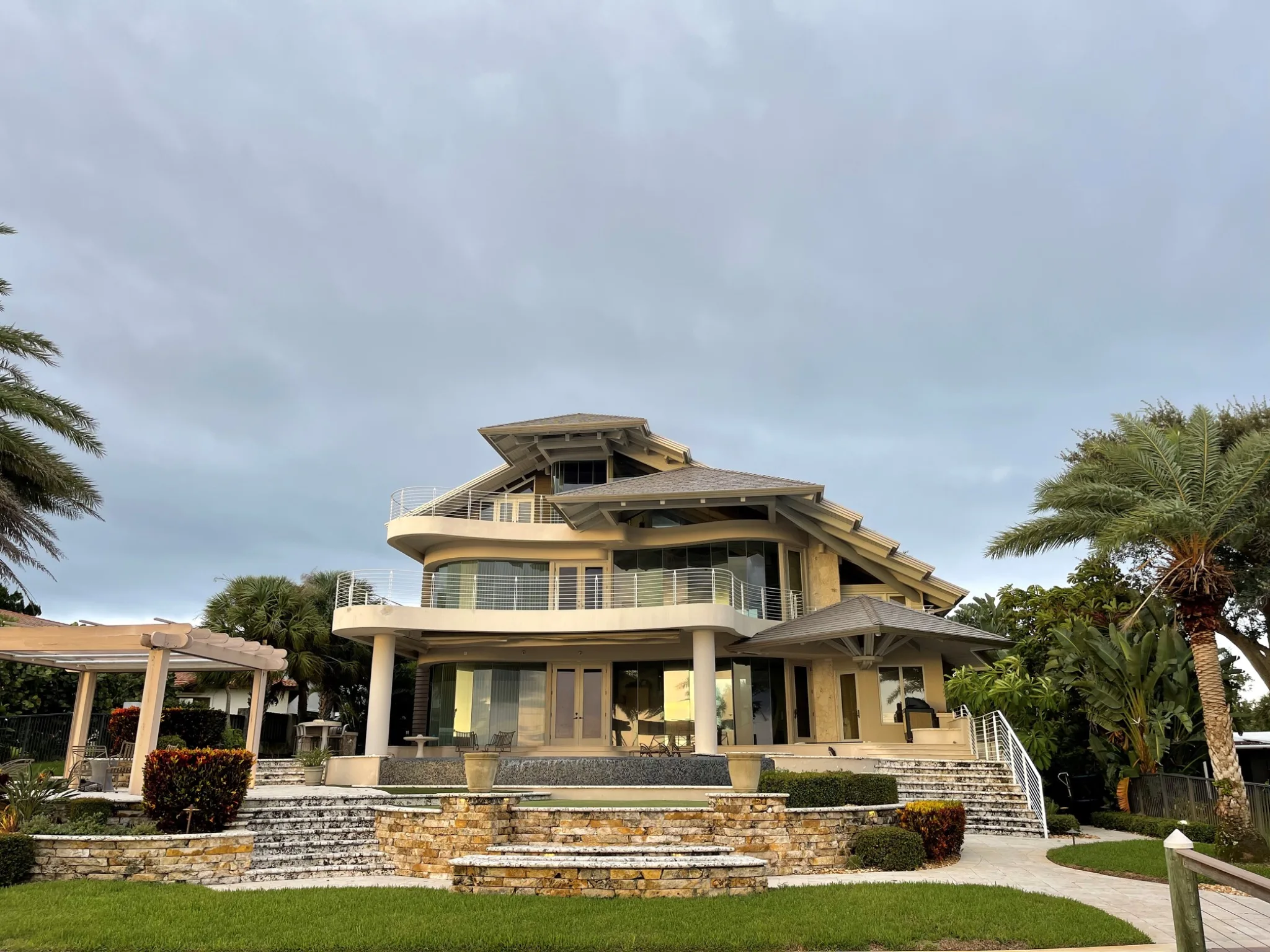 Waterfront Florida home with an Enviroshake Tropical Silver roof