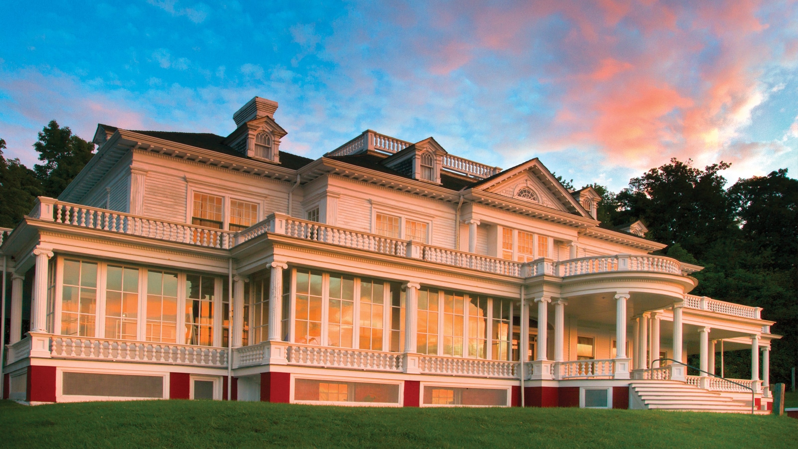 Historic estate with classical architecture, expansive front steps and an Enviroshake composite cedar shake roof.