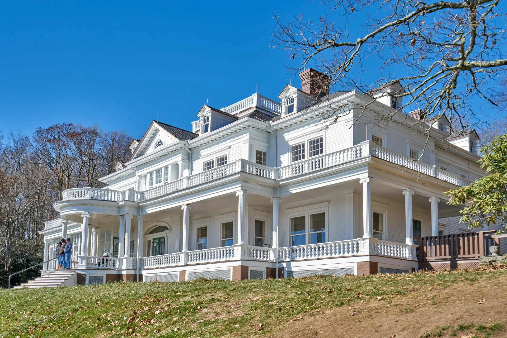 Historic estate with classical architecture, expansive front steps and an Enviroshake composite cedar shake roof.