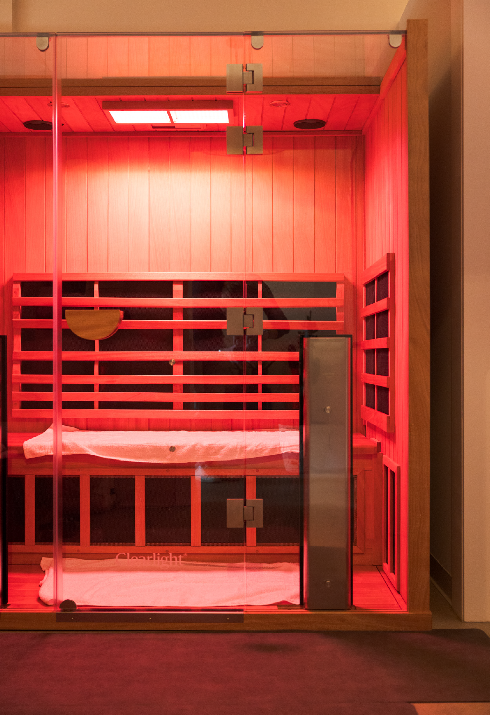 Wooded infrared sauna at saunava