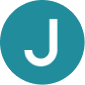 白色大寫字母 J 在藍綠色圓形背景中央。