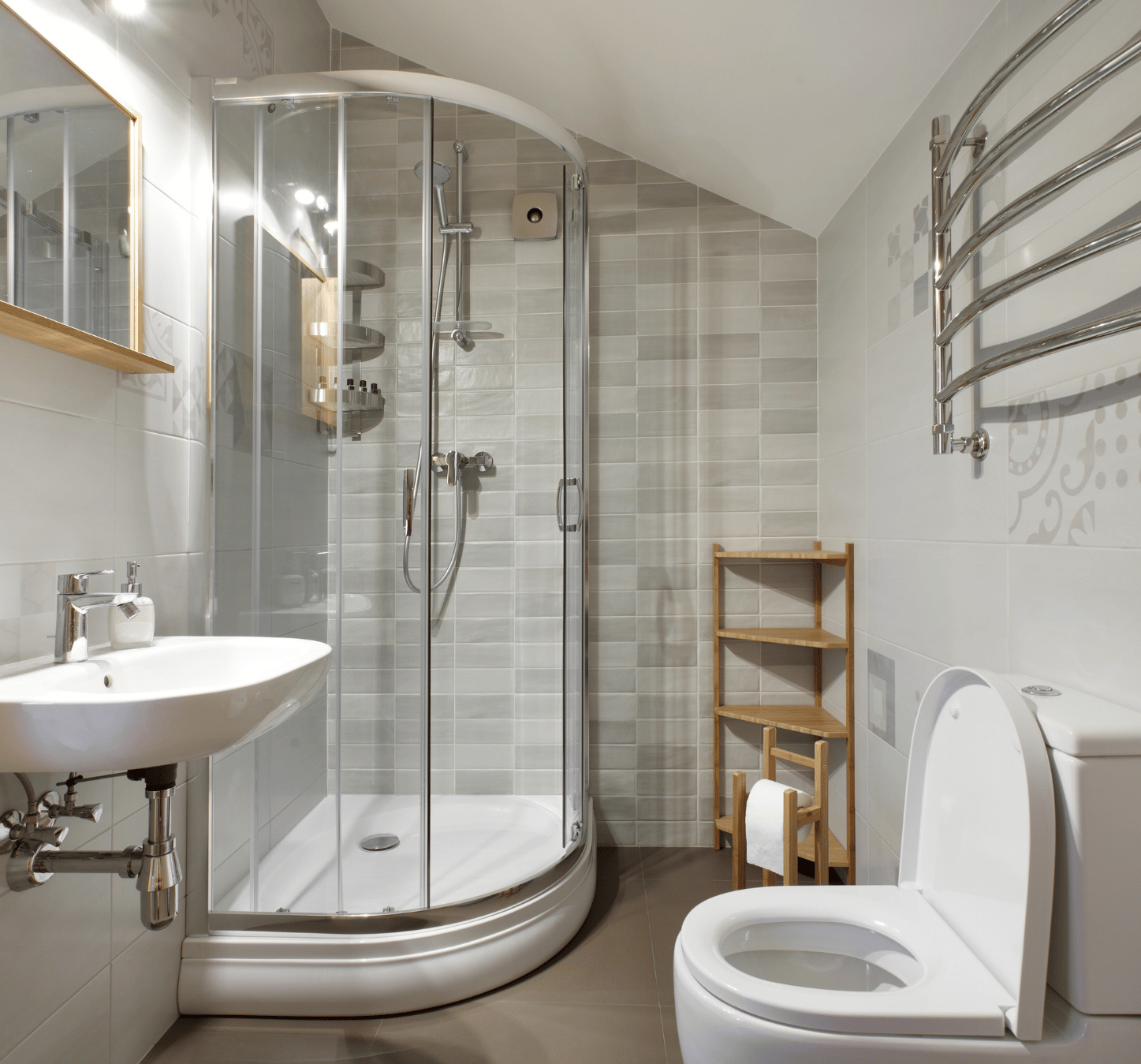 Badmodernisierung Hamburg mit Dusche, WC und Handtuchheizkörper