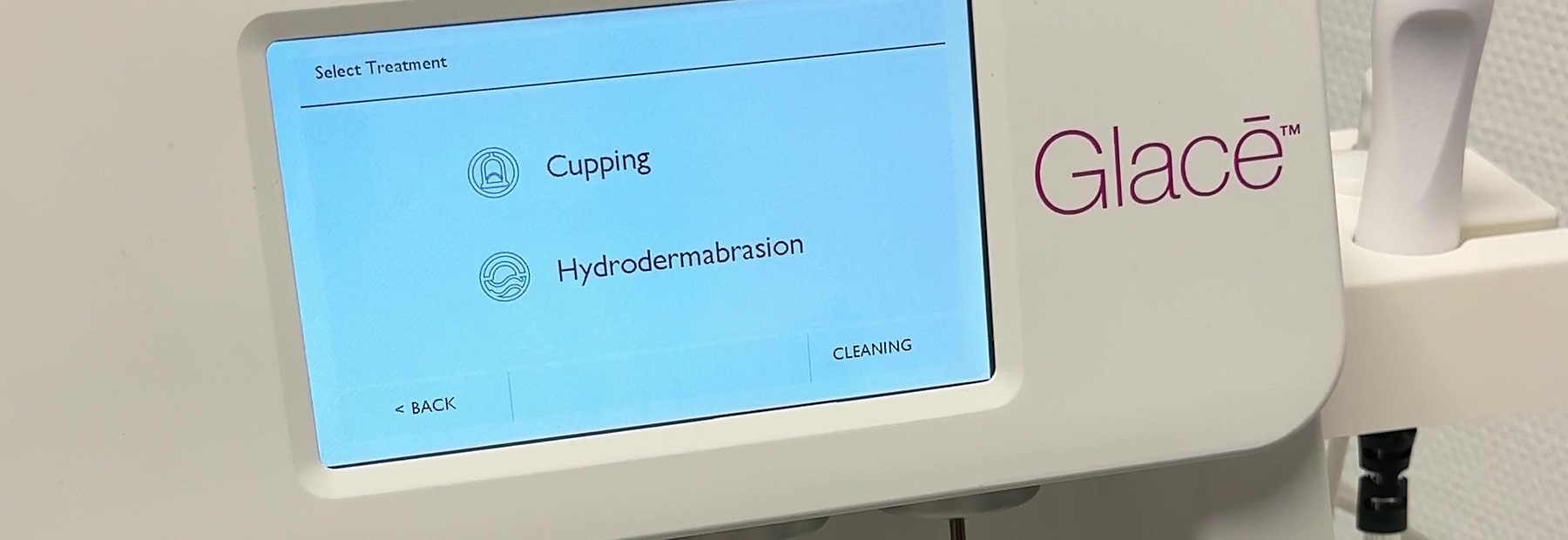 Glacē™ Hydrodermabrasion von Candela bei DERMA HAGEN.