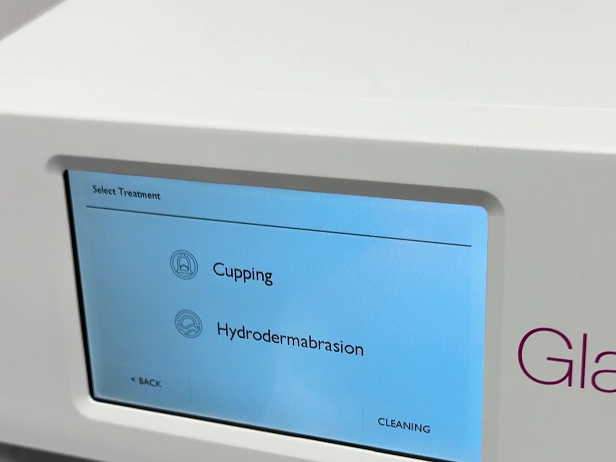 Glacē™ Hydrodermabrasion-Gerät von Candela.