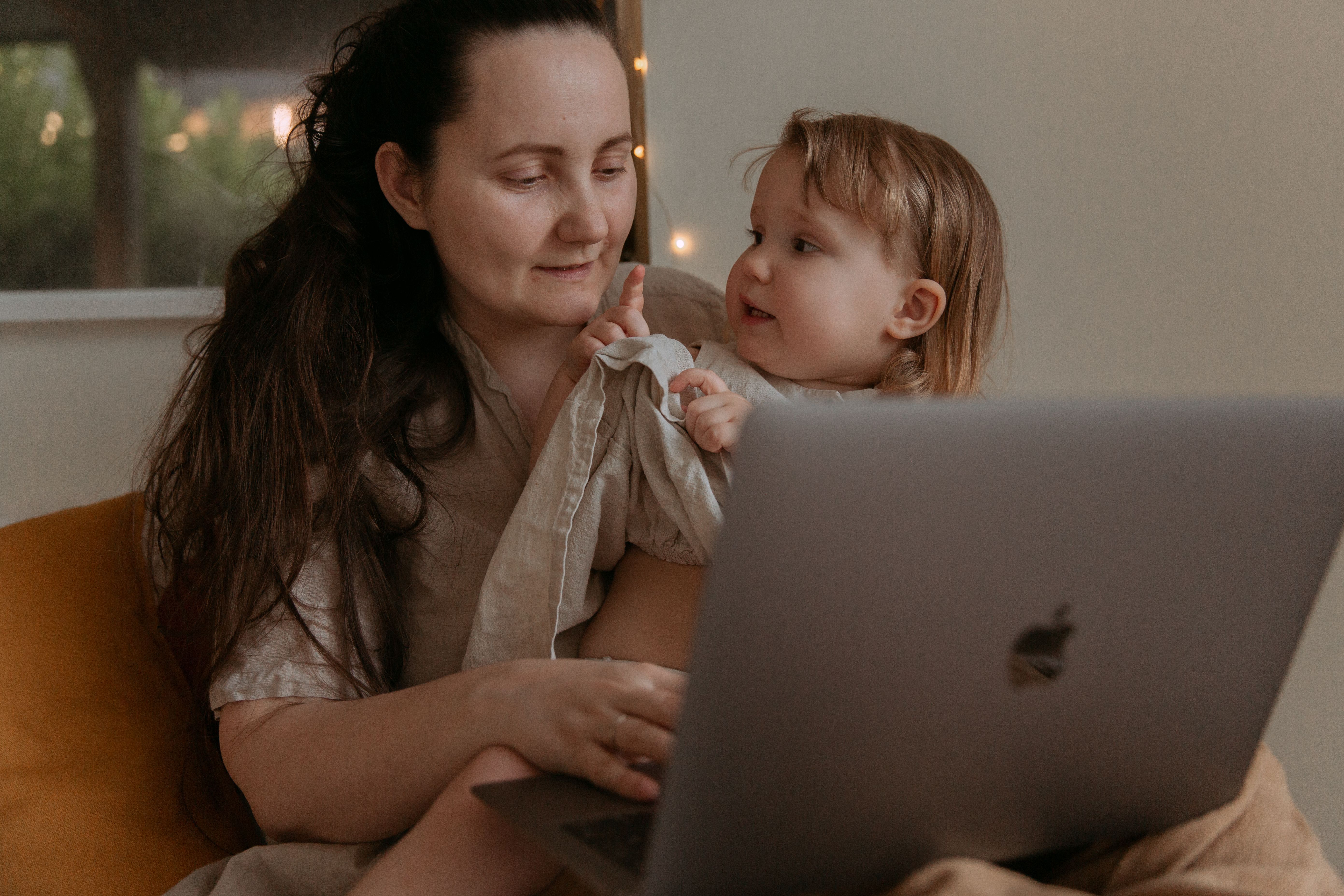 Returning to Work After Baby: PUMP Act Rights, Pumping Logistics & Brain Fog 