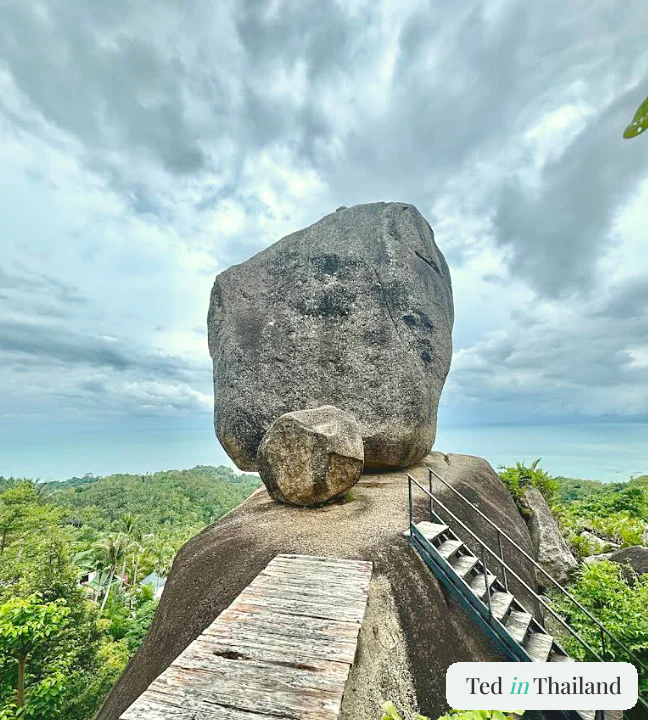 Overlap Stone 1 - 2 boulders balanced one on top of the other with incredible Koh Samui views beyond