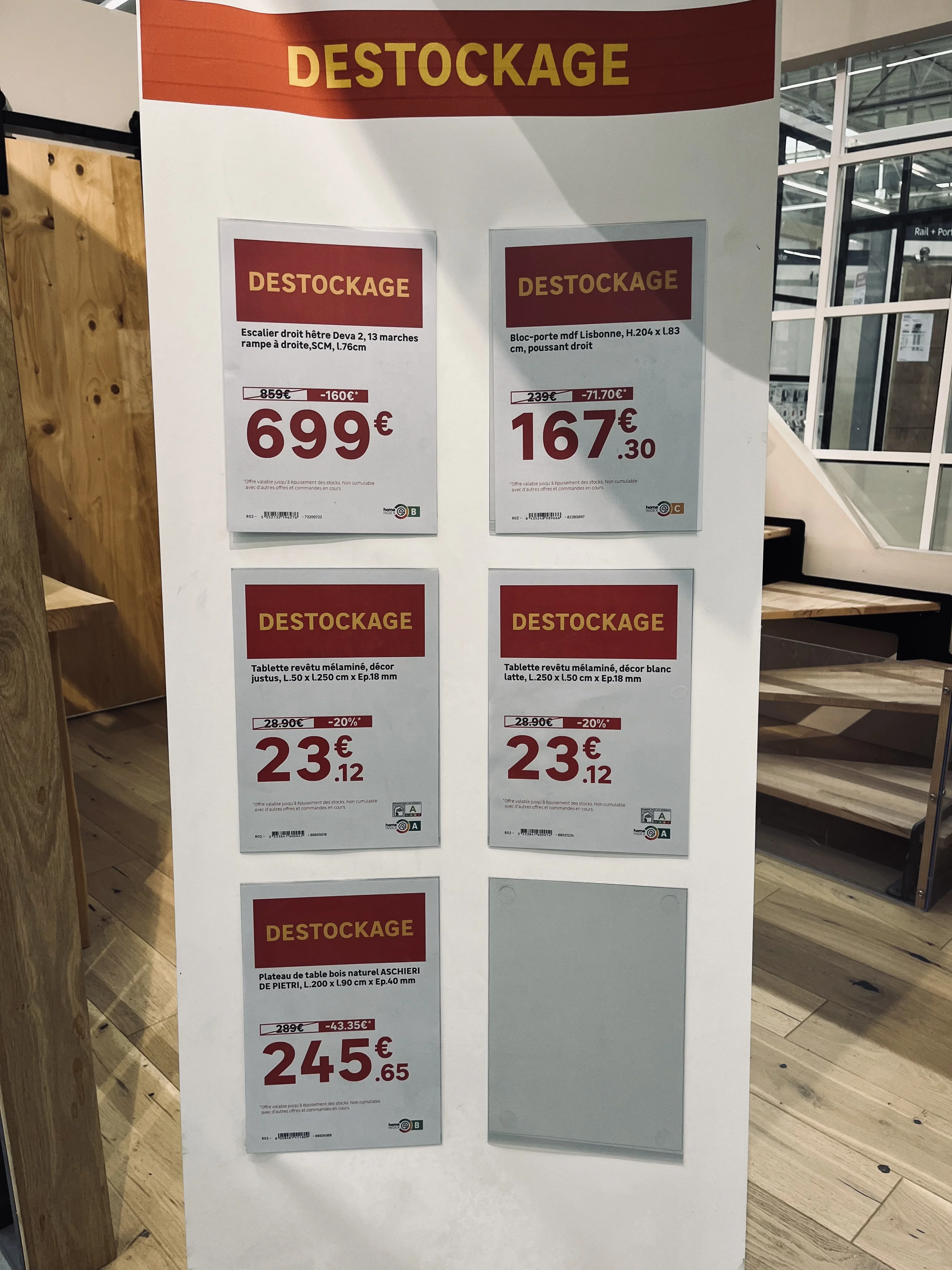 Affiches de déstockage avec prix en grand format en rayon