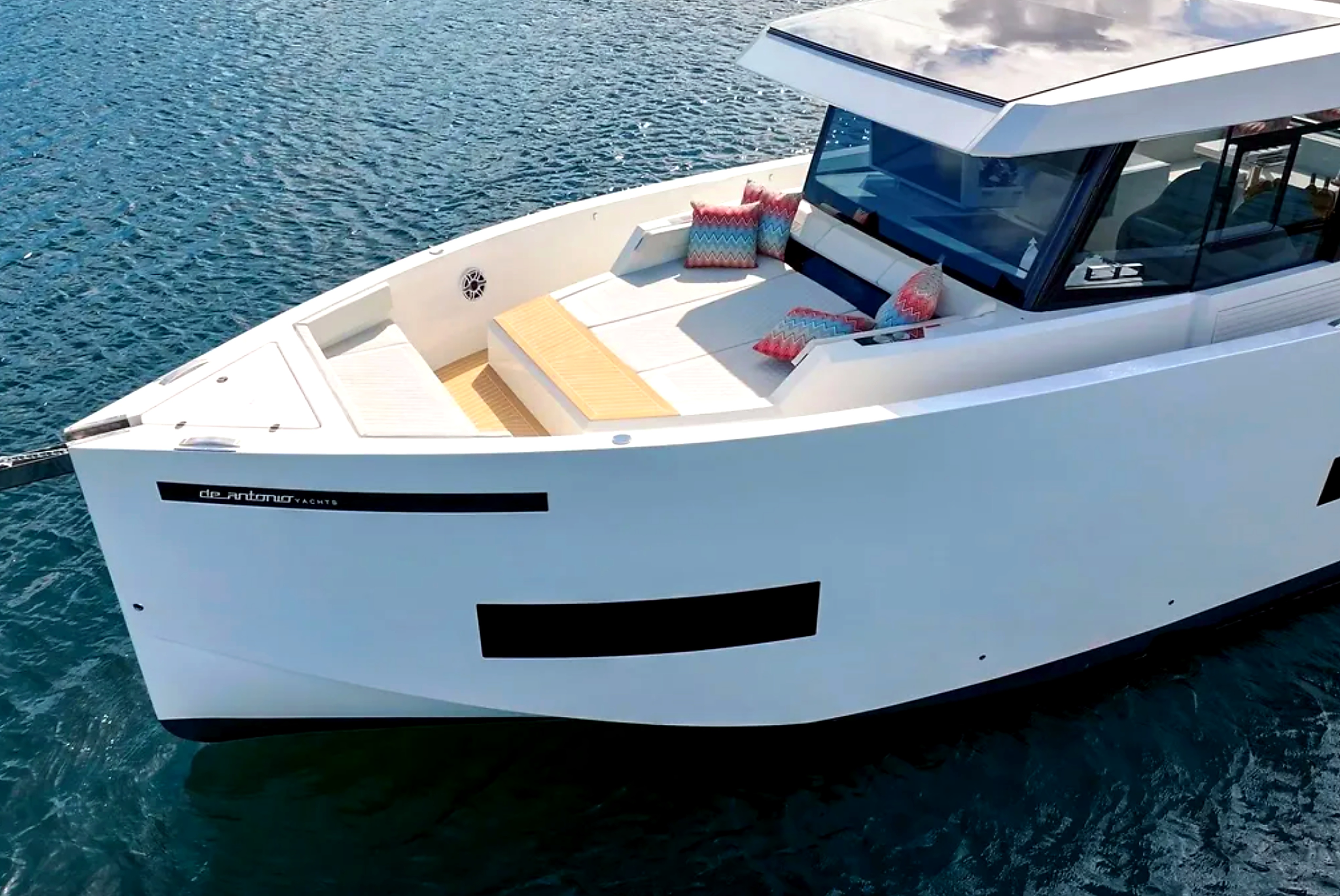 Premium yacht sailing Marbella coastline