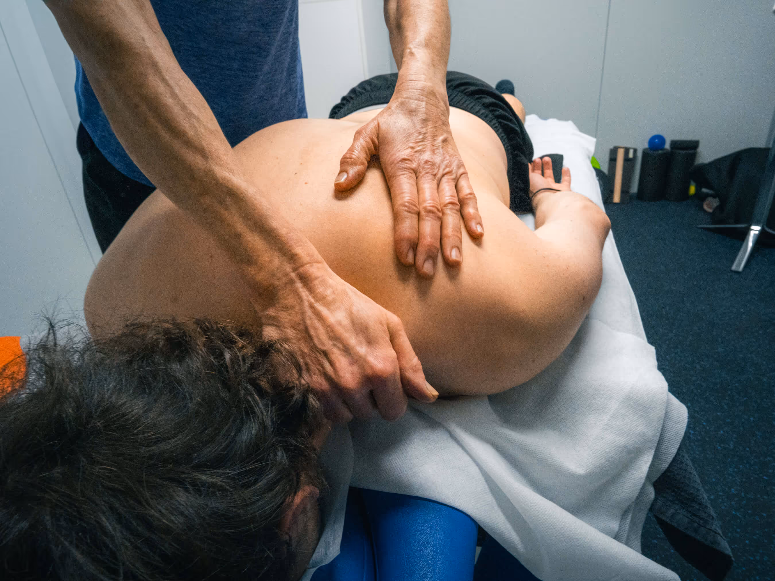 Massage bei Sportphysiotherapeutin Andrea Wicki in Baden