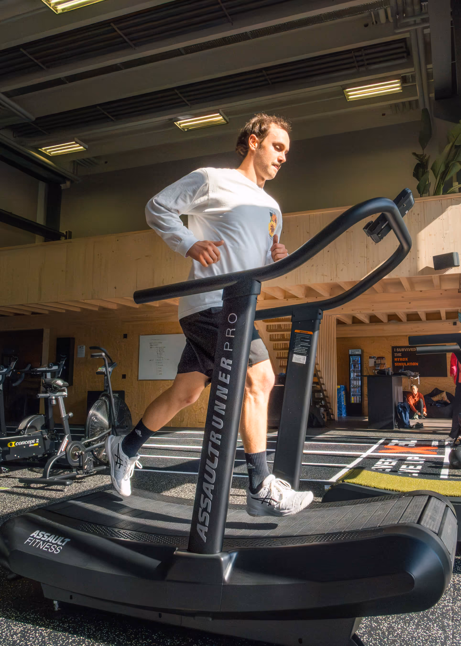 Patient auf dem Laufband in der Sportphysiotherapie Andrea Wicki in Baden