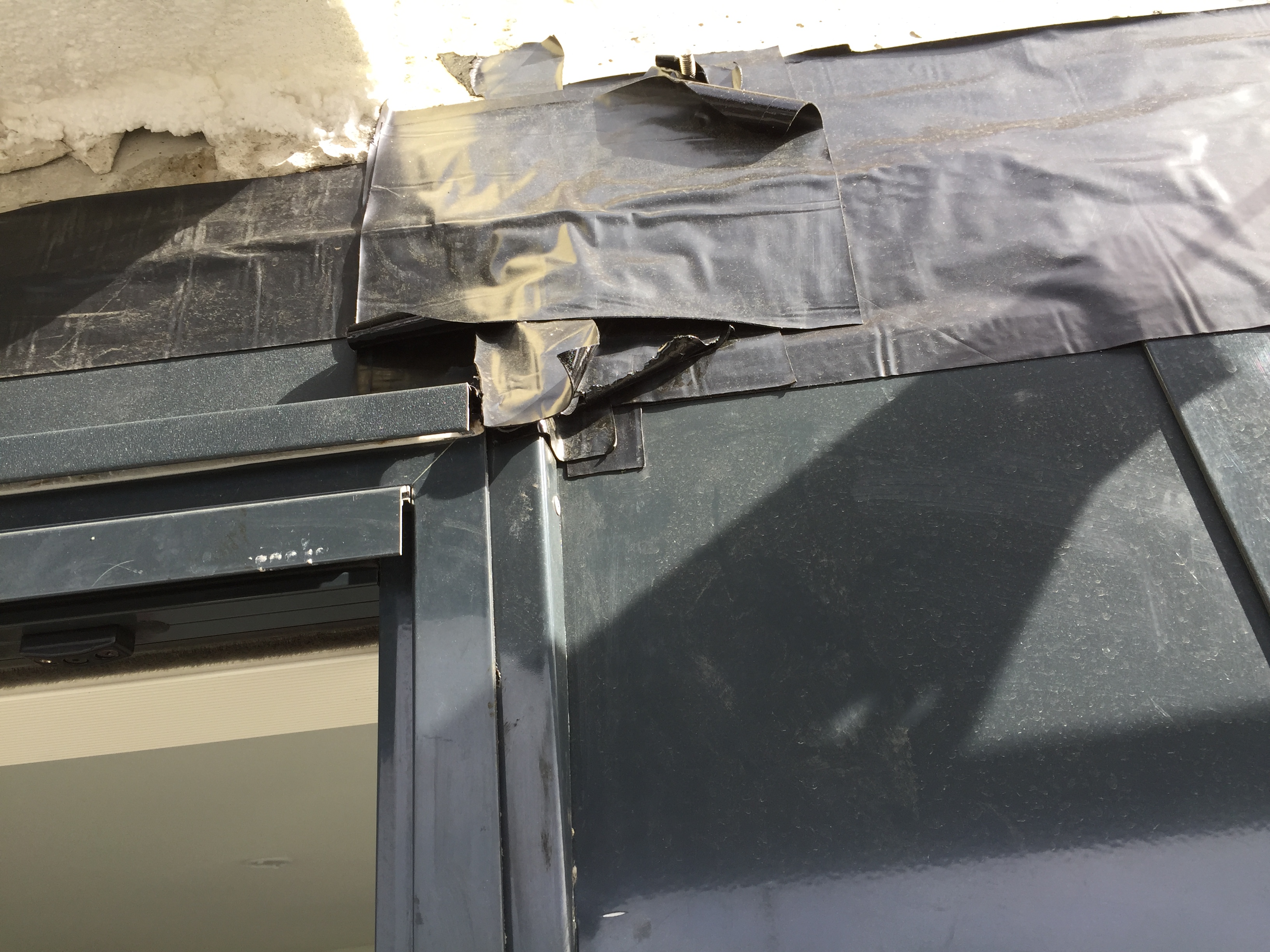 Diffusionsoffene Abdichtung für Fenster mangelhaft angebracht