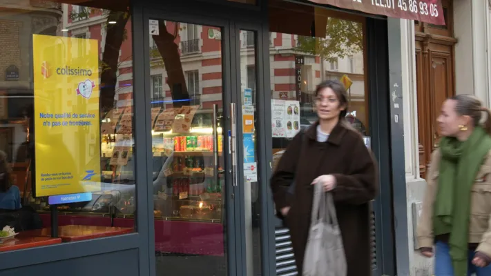 Ecran DOOH située dans un bon emplacement stratégique.
