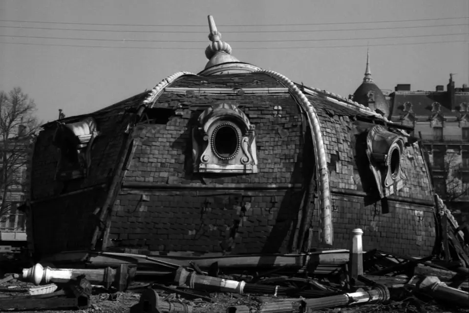 destruction halle métallique 1963