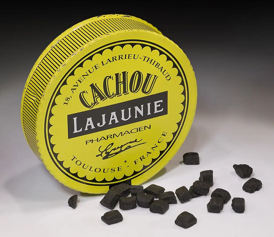 ancienne boite cachou lajaunie