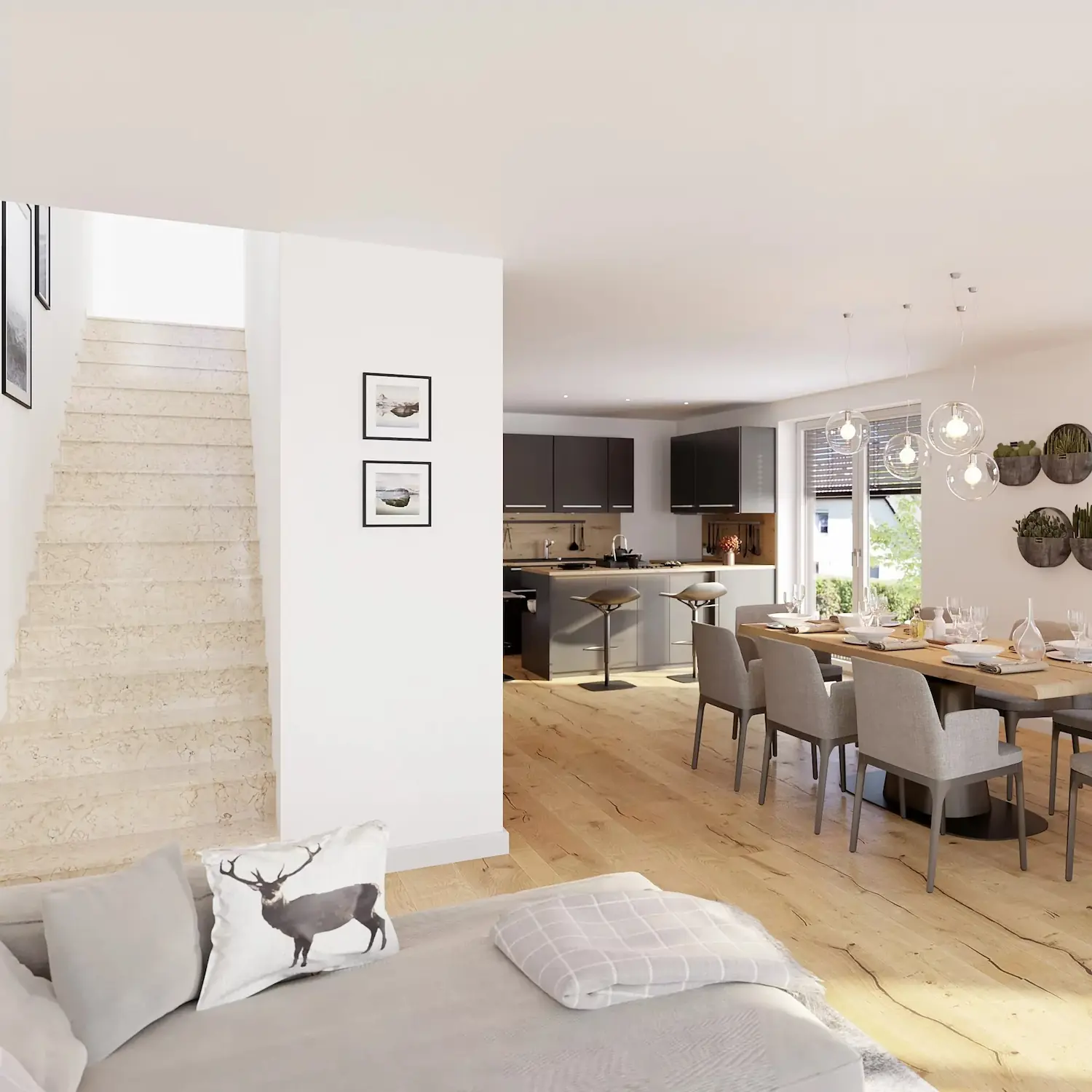 Modernes Wohnzimmer in Cremeweiß mit hellem Holzboden, Marmortreppe, grauer Küche und Esstisch mit Stühlen.