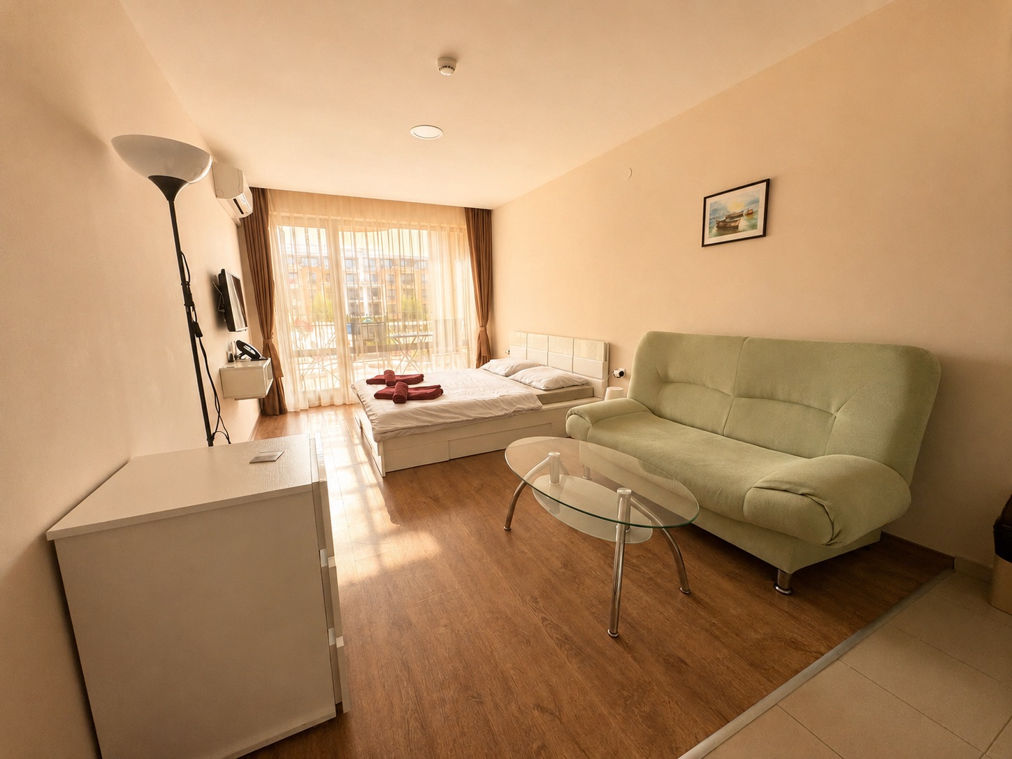 Fort Beach living room