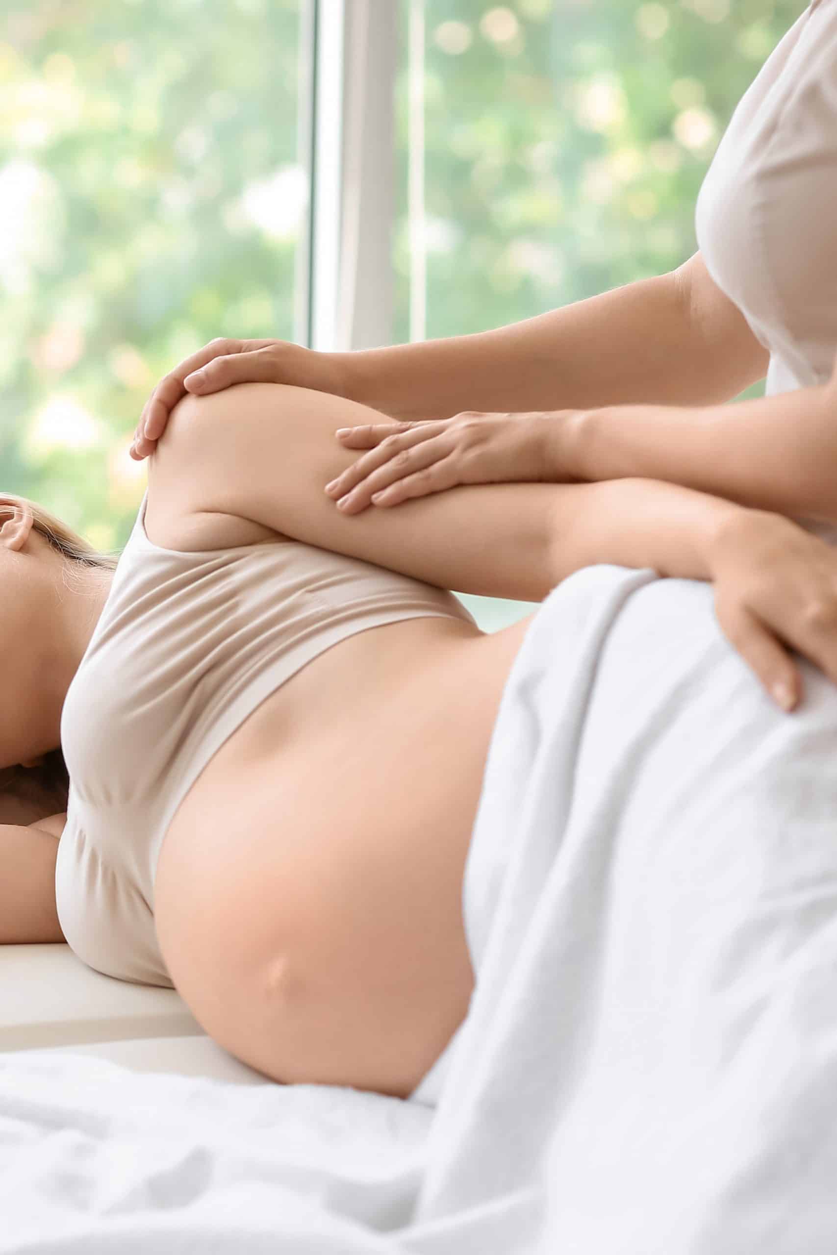 Schwangerschaftsmassage bei Mamagold in Stuttgart