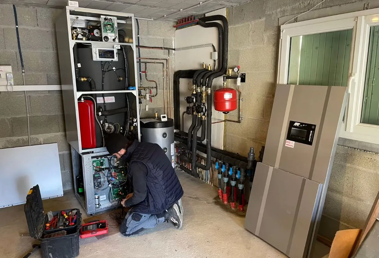 Gourdon spécialiste en plomberie, chauffage, sanitaire, électricité et photovoltaîque pour les particuliers dans le 79