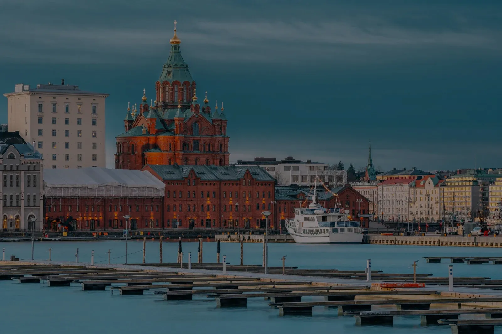 A 4-day Finland package for travelers who want Helsinki done properly. 5-star stay, private guide, Old Porvoo, Nuuksio National Park and a signature forest sauna.