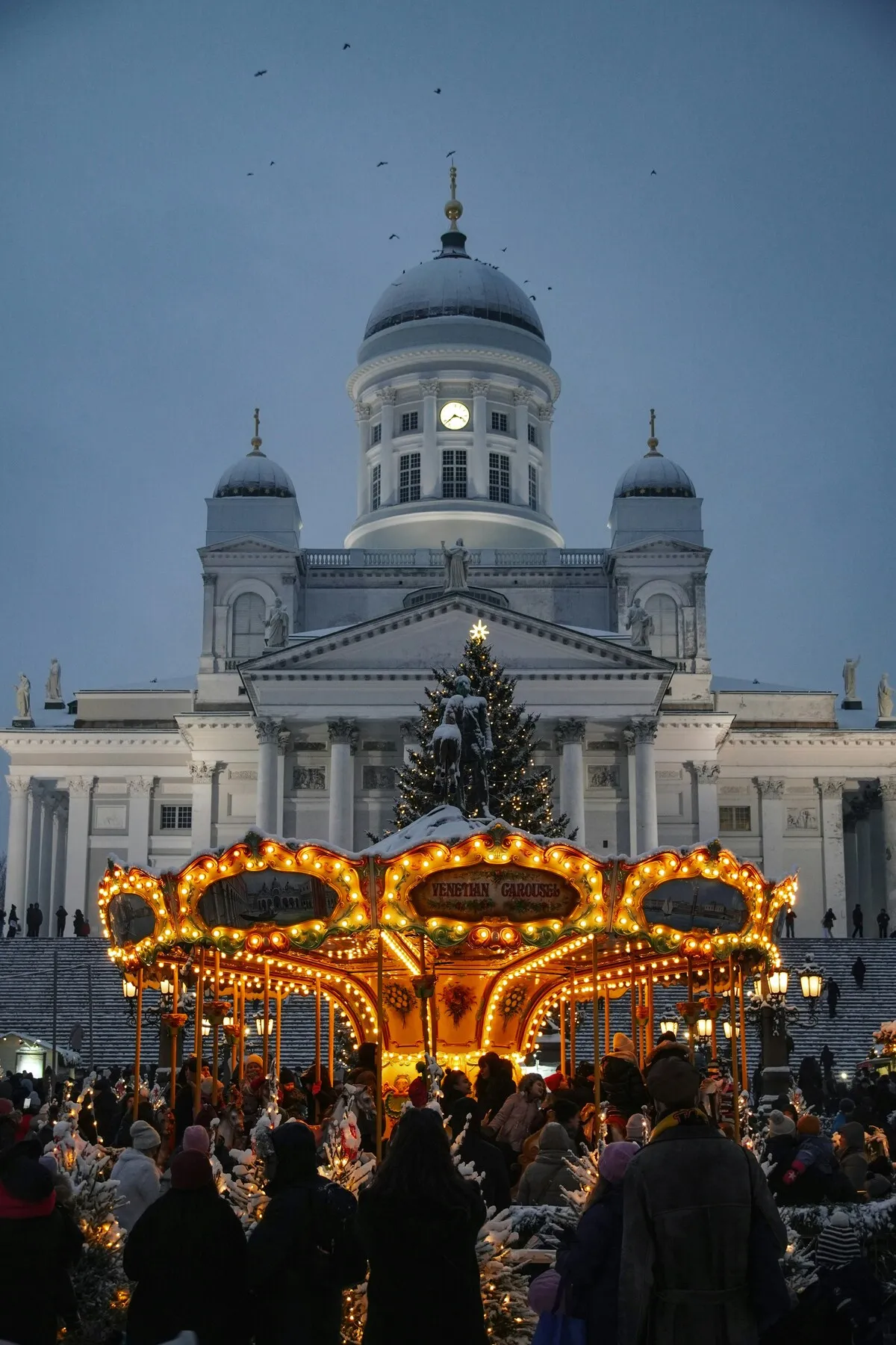 See Helsinki’s essential landmarks on a private three-hour city tour with your own professional guide and premium vehicle. Flexible pickup, comfortable door-to-door transport and carefully planned stops make this an efficient introduction to the Finnish capital.