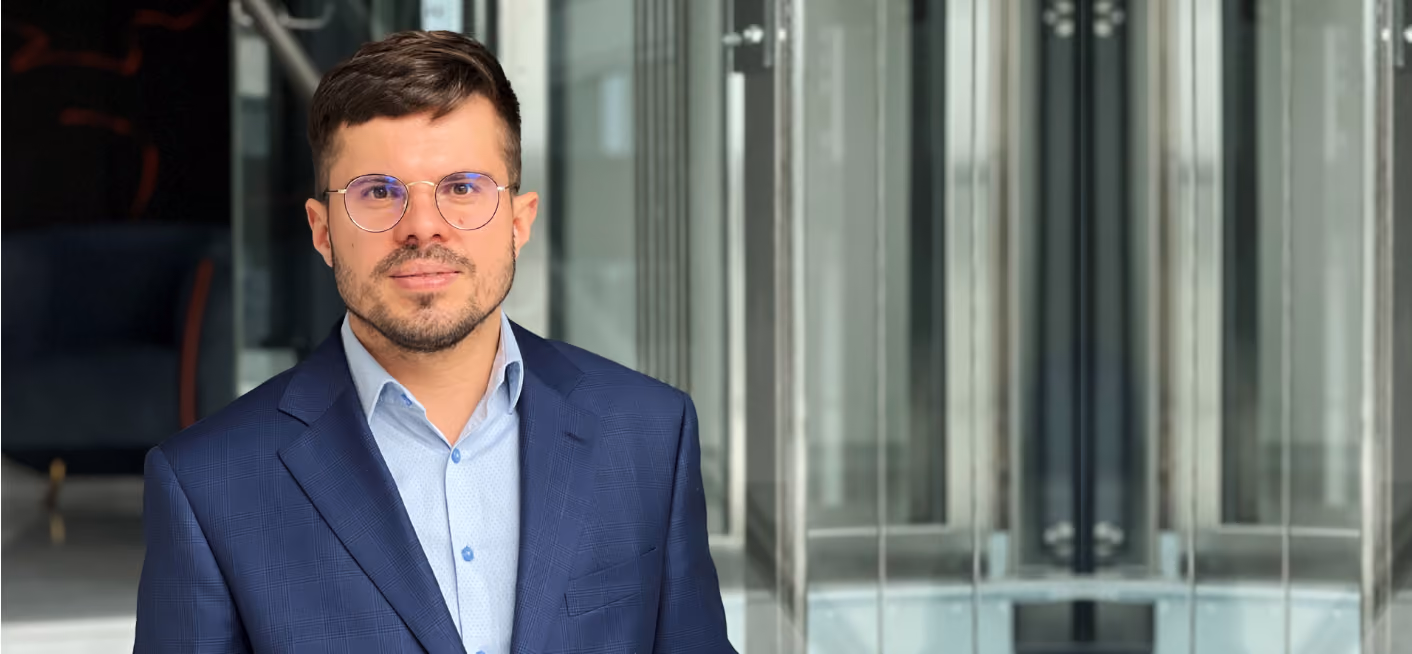 Jan Banasiński w zespole bankowości i finansów kancelarii Sołtysiński Kawecki & Szlęzak