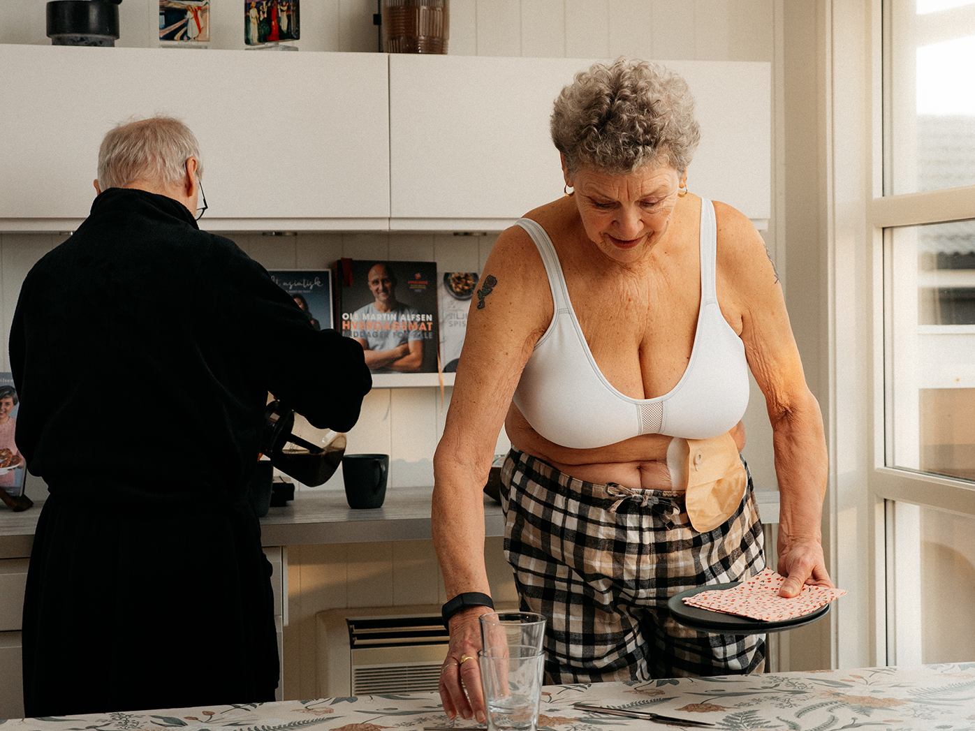 kitchen woman ostomy