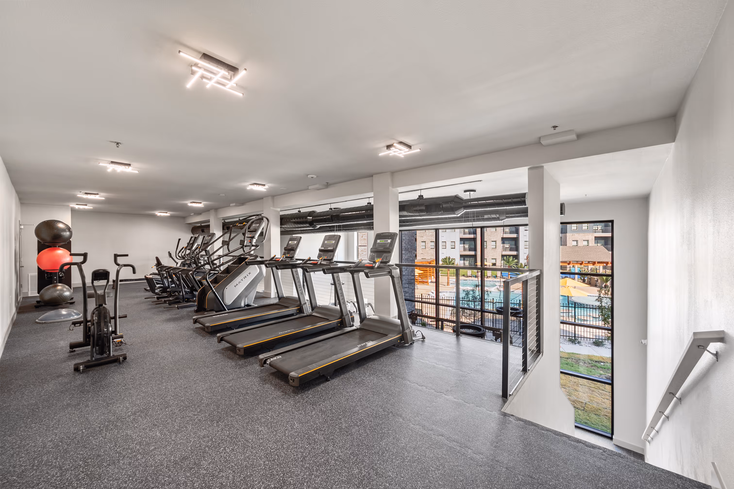 Gym with treadmills 