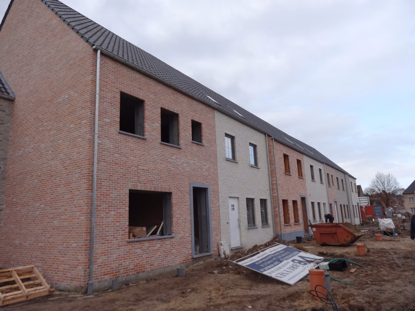 Geothermische warmtepompen van Geoservices voor elf nieuwbouw rijwoningen in Beerse