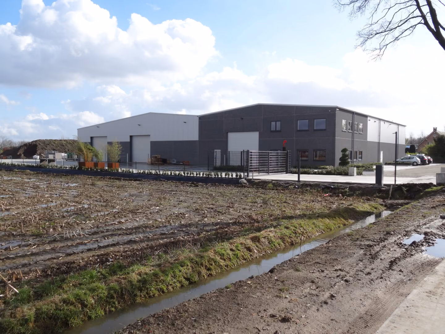 Vaillant geothermische warmtepomp van 17,4 kW met multifunctioneel buffervat in Rijkevorsel