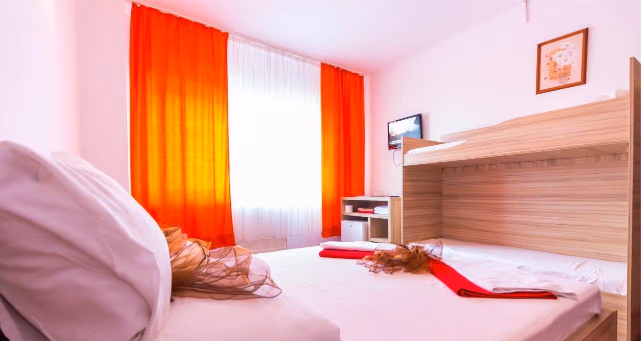 Room Img